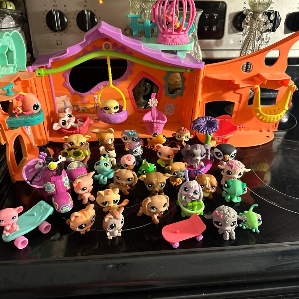 Littlest Pet Shop Orange Playset Dolls